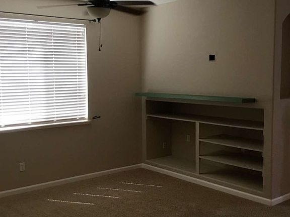 4th image of 3184 English Oak Cir