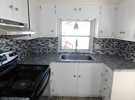 5th image of 49 Fairview St