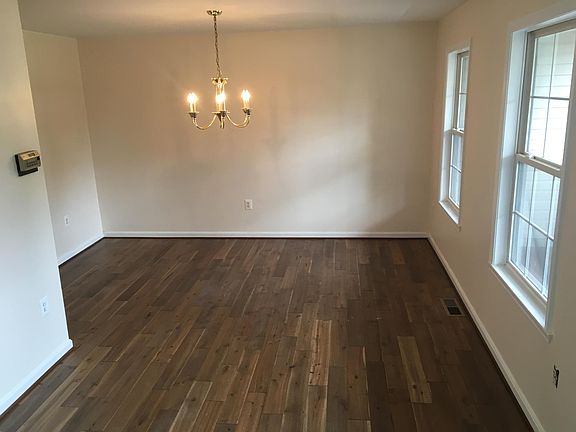 5th image of 22077 Victorian Dr