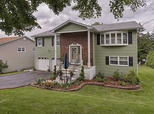 29 Schirra Dr, Wanaque, NJ 07465