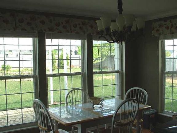 4th image of 9455 Hickory Knoll Ln