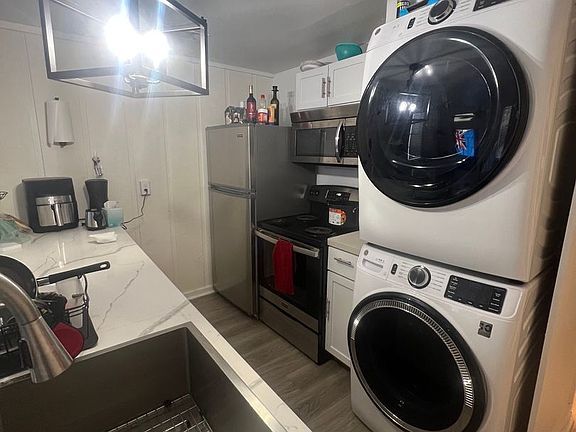 3rd image of 7712-7714 Oak St #7712