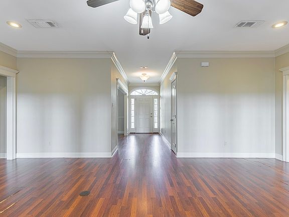 2nd image of 205 Valley View Dr