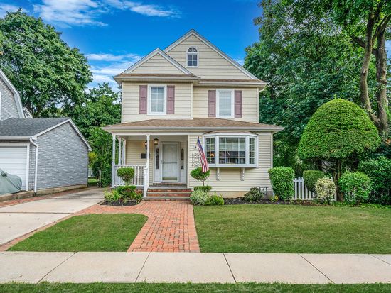 125 Shields Avenue, Williston Park, NY 11596