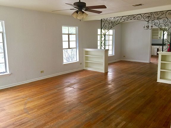 4th image of 2055 W Summit Ave APT A