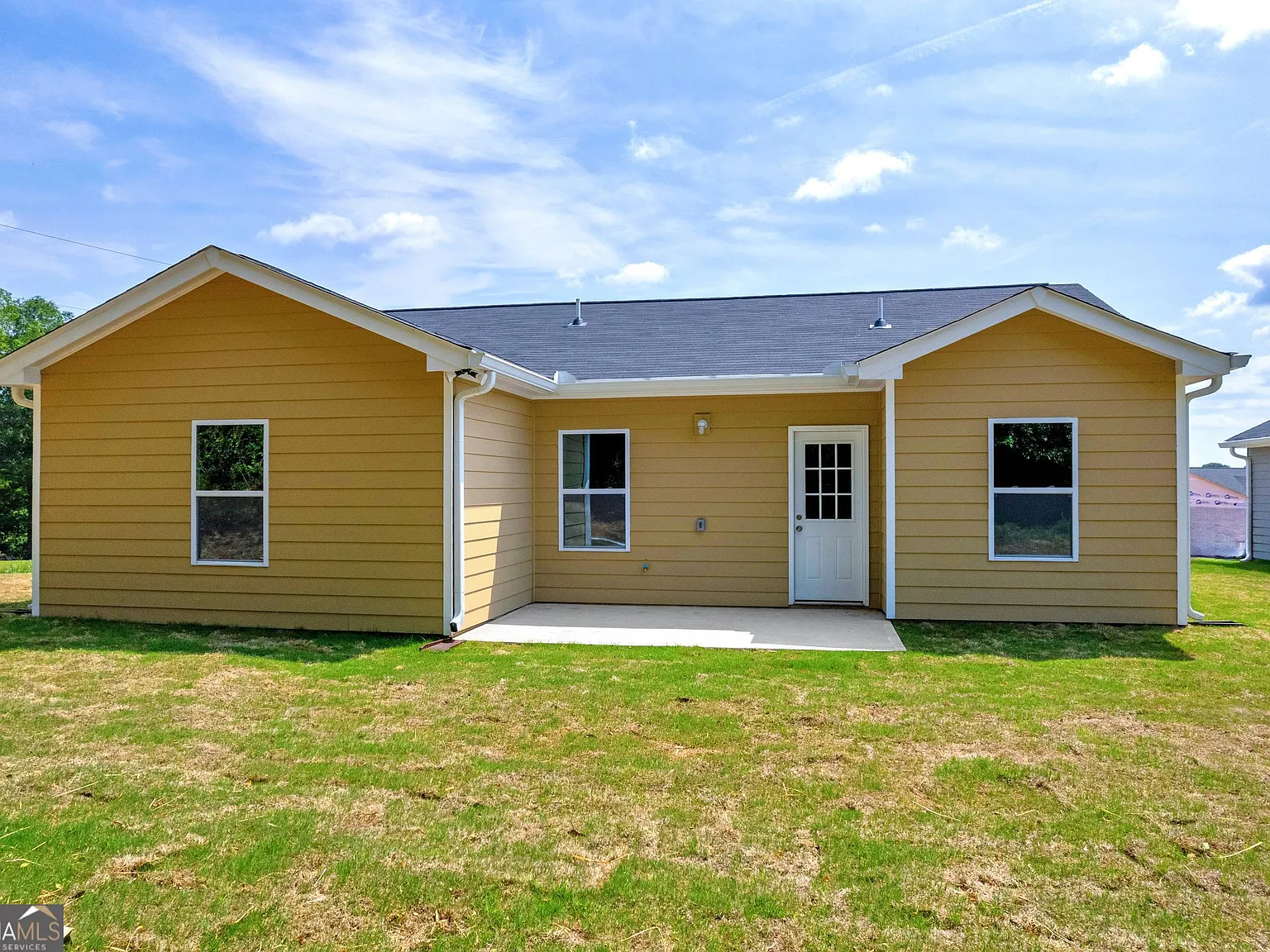3 bed, 2.0 bath, 1400 sqft, $2,100 — Photo 4