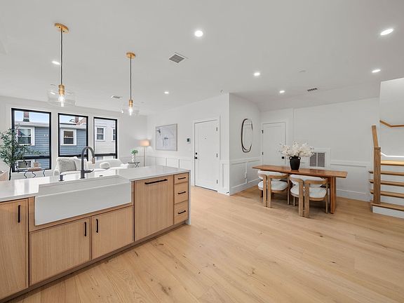 4th image of 136 W 8th St #3