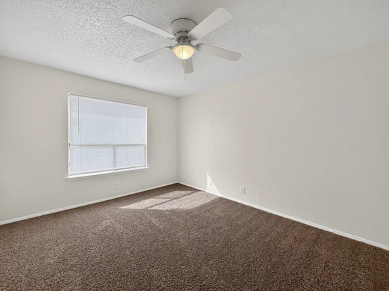Quail Run Apartments — Photo 42