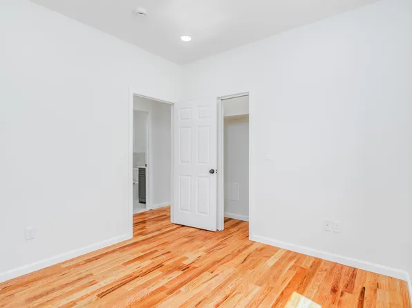 85 Myrtle Avenue image 11 of 50