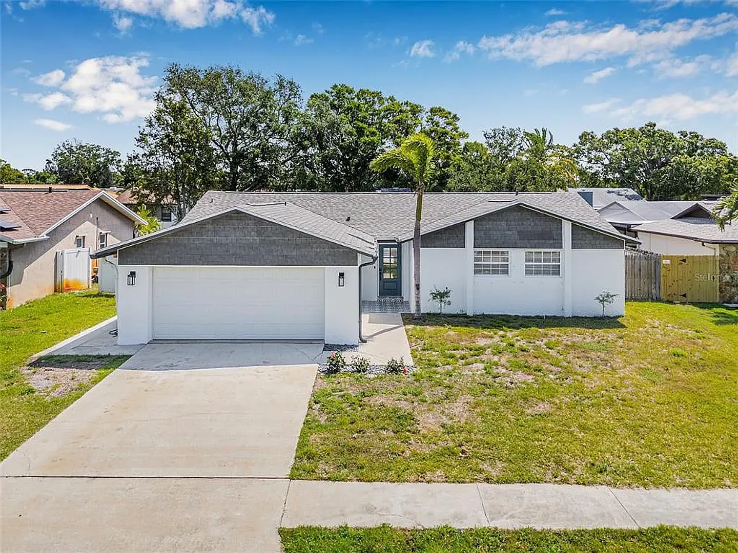Charming 3-Bedroom Home with Large Fenced Yard in Largo! — Photo 3