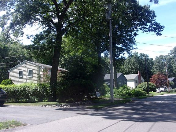 5th image of 51 Gilbert Rd