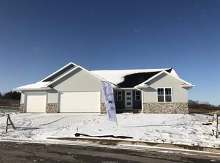 1223 Bay Mist Dr, Green Bay, WI 54311