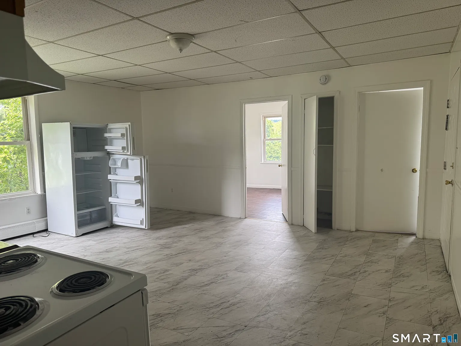 2 bed, 1.0 bath, 700 sqft, $1,200 — Photo 3