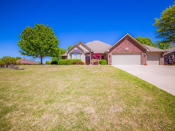 2nd image of 4622 W Country Club Dr