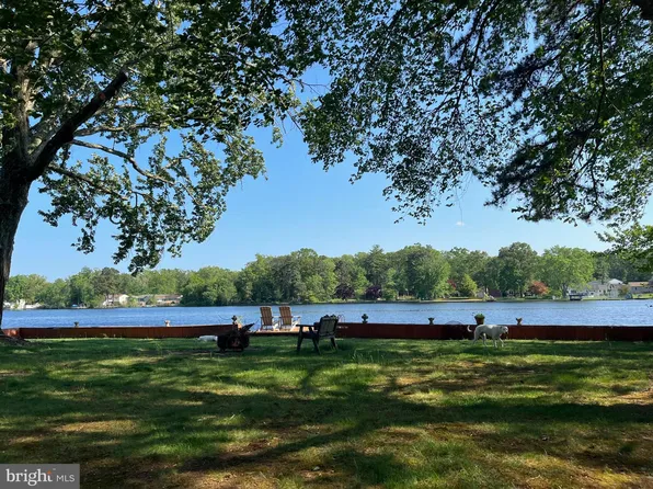 3303 N Shore Dr, Williamstown, NJ 08094