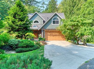 105 Park Dr, Point Roberts, WA 98281
