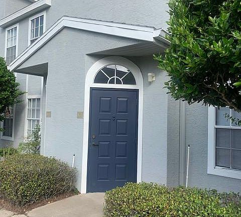 2nd image of 1602 Columbia Arms Cir