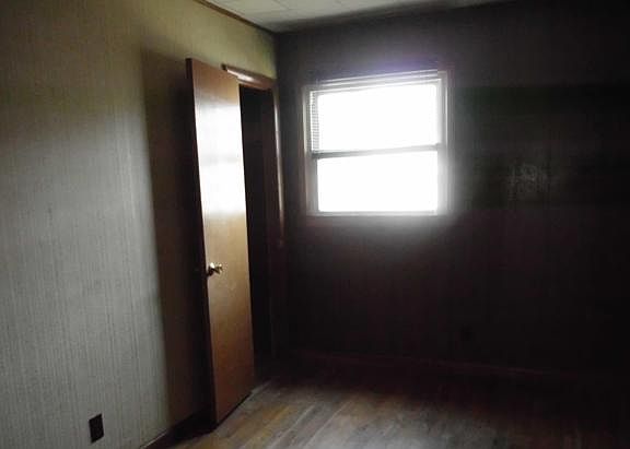 5th image of 1515 E Watauga Ave