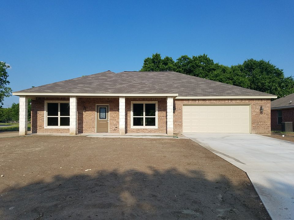 1st image of 3 Larkspur Ln