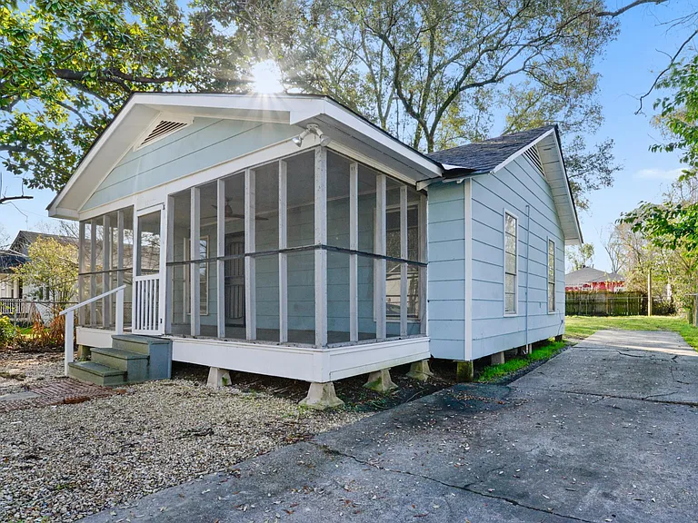 2402 Louisiana Ave — Photo 2