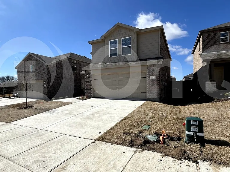 882 Breakwater Dr — Photo 2