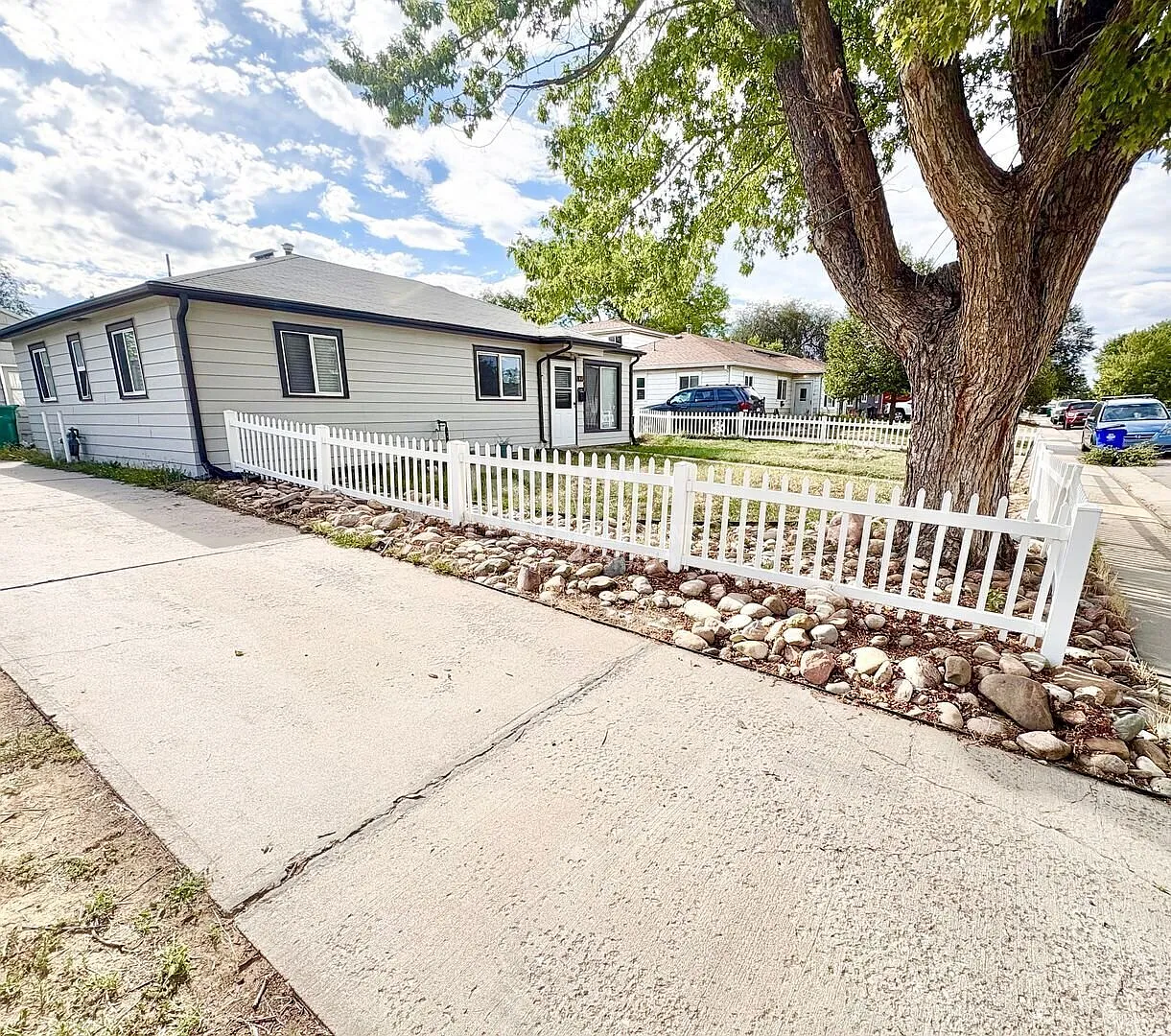 Charming 3-Bedroom Ranch Home in Hoffman Heights Updated Kitchen & Fenced Yard — Photo 1