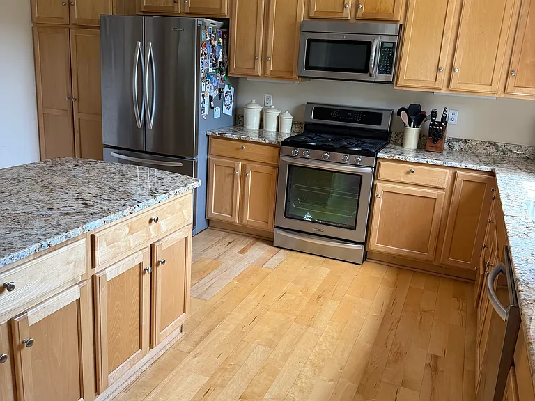 8102 Golden Valley Rd — Photo 5