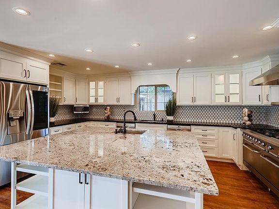 5th image of 1061 E Magdalena Dr