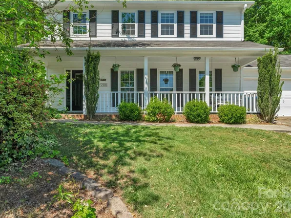 2503 Bathgate Ln, Matthews, NC 28105