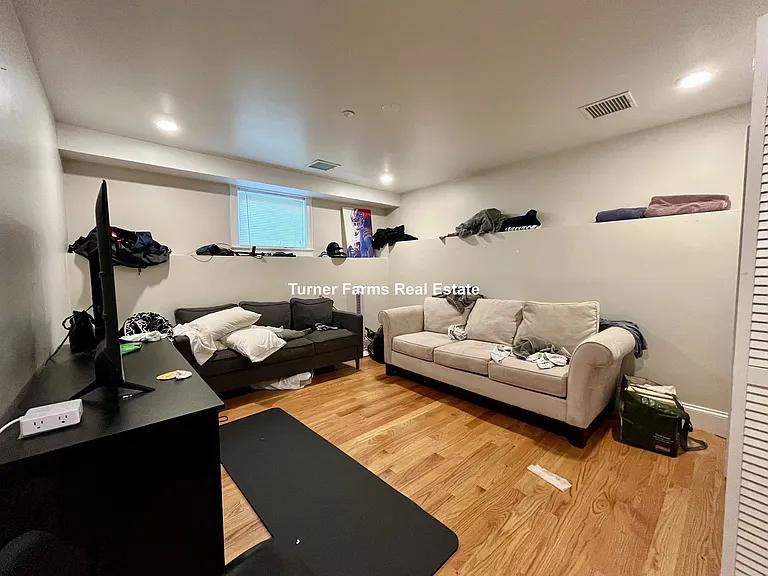 6 Fern St #R — Photo 19