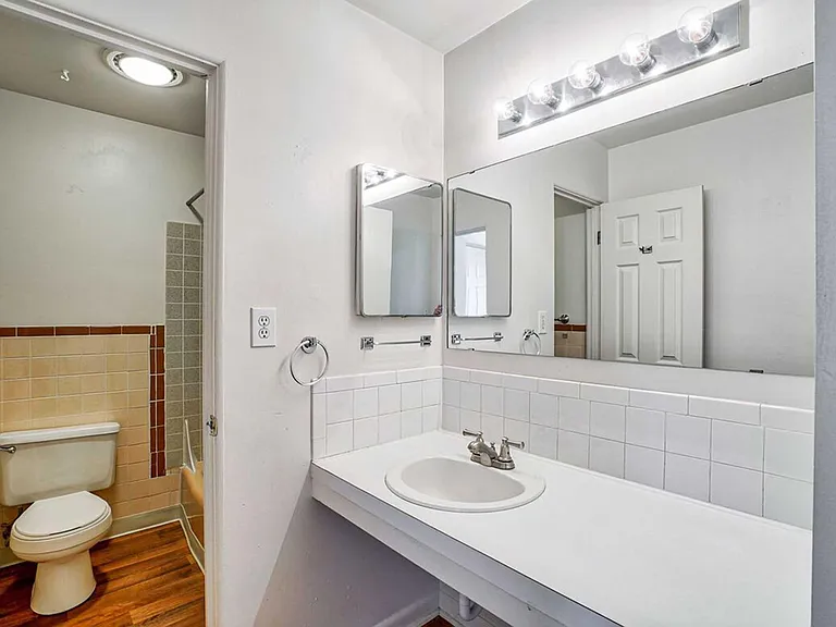 Royal Gardens Apartments — Photo 15