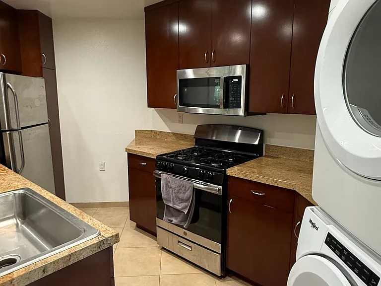 1585 Manning Ave #3 — Photo 4