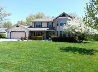 7534 S Mission Hills Dr, Franklin, WI 53132