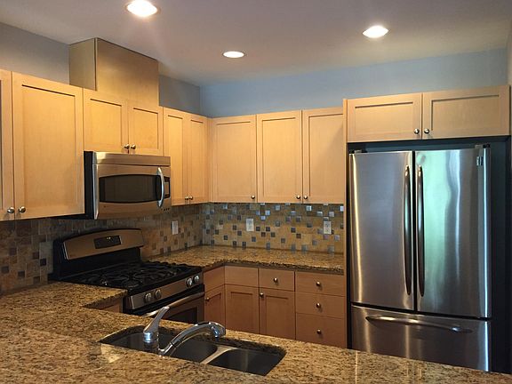 3rd image of 220 1st St APT 407