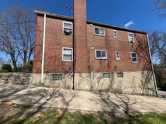 2nd image of 2390 Harrison Ave Unit 2