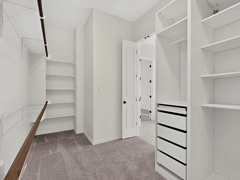 2433 La Mirada St — Photo 11