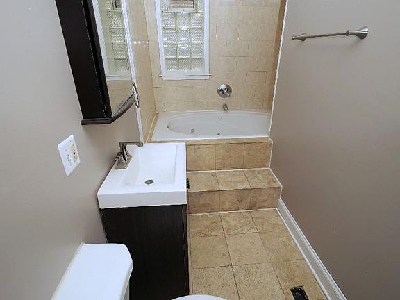 5th image of 2004 W McLean Ave #1