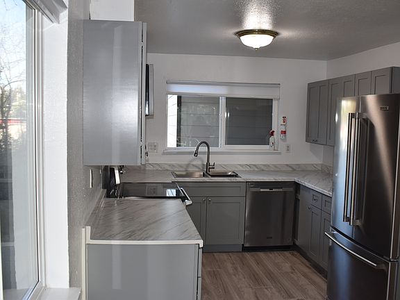 4th image of 569 Sunset Ave NE Unit A