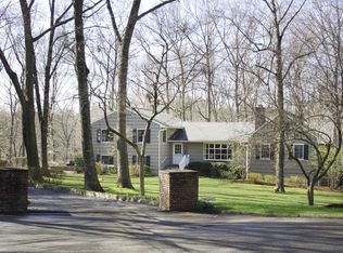 34 Greenbrier Ln, Stamford, CT 06903