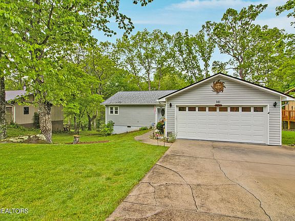 2nd image of 141 Lakeshire Dr