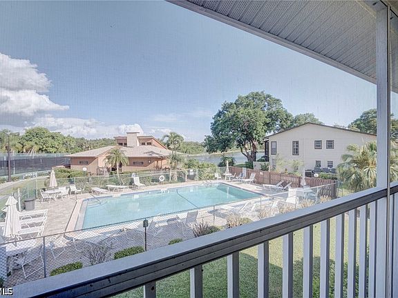 5th image of 5709 Foxlake Dr #208