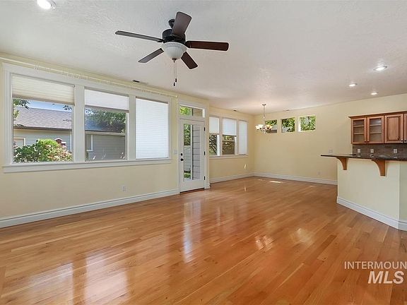 3rd image of 3968 N Quenzer Way