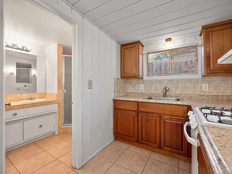 Garden Studio available on a separate lease