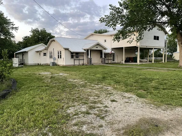 1231 E Clinton Road, Seymour, MO 65746