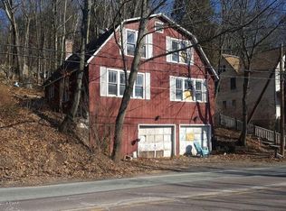 712 Texas Palmyra Hwy, Hawley, PA 18428
