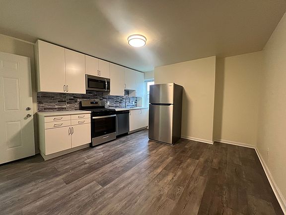 3rd image of 609 Ann St APT 2