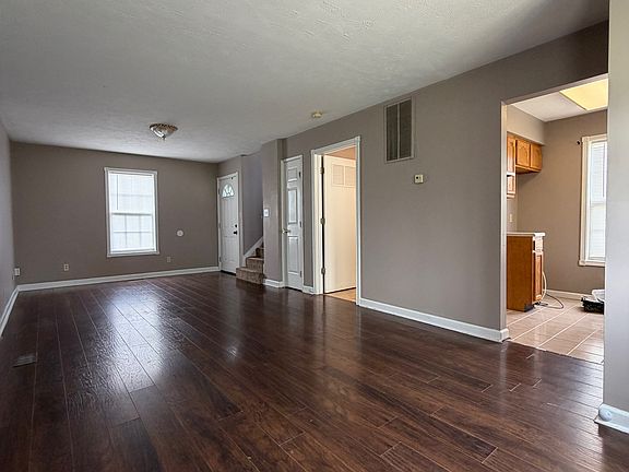 3rd image of 906 S 14th St