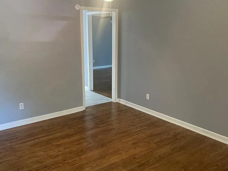 1209 West Ln — Photo 2