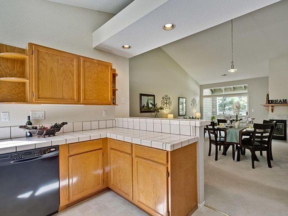 5th image of 1823 Parkview Green Cir