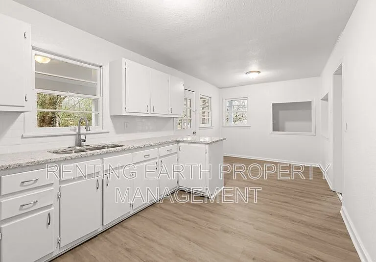 221 Lawson Rd — Photo 6